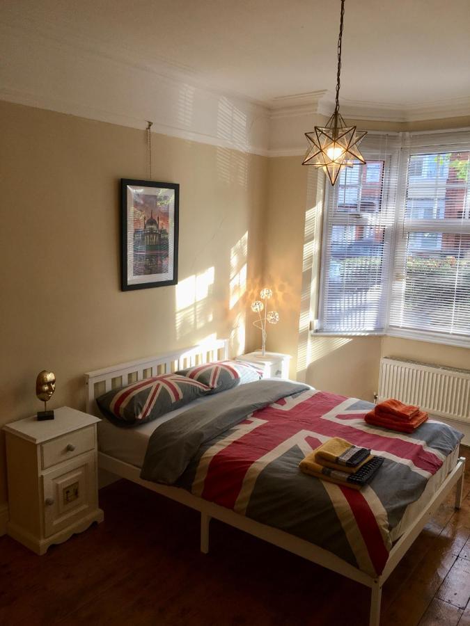Lavender Apartment Leicester Bagian luar foto